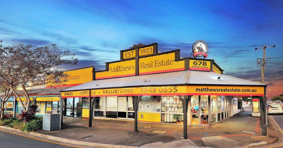 90 years in Annerley Including 6 visits to Brisbane by Queen Elizabeth